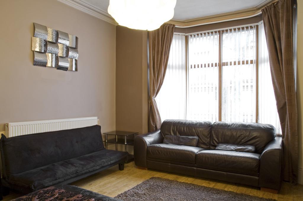 Oaklands Apartment Wolverhampton Ngoại thất bức ảnh