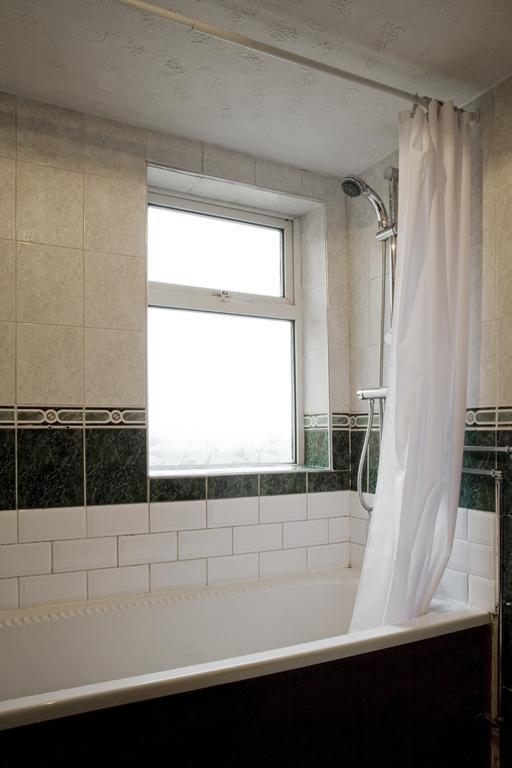 Oaklands Apartment Wolverhampton Ngoại thất bức ảnh