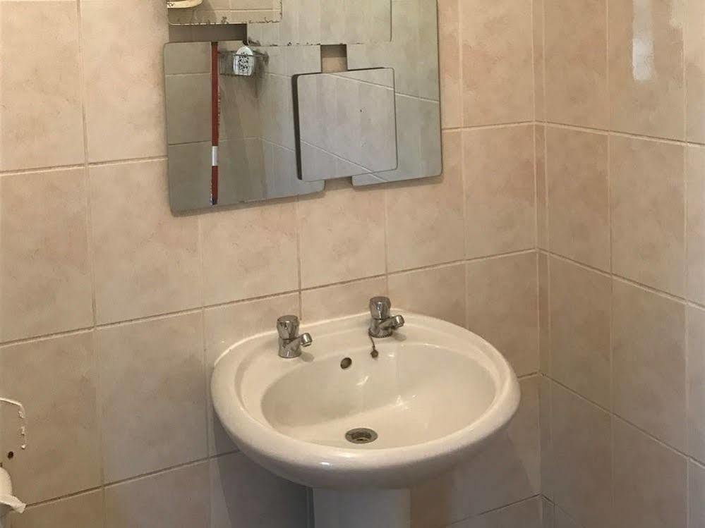 Oaklands Apartment Wolverhampton Ngoại thất bức ảnh